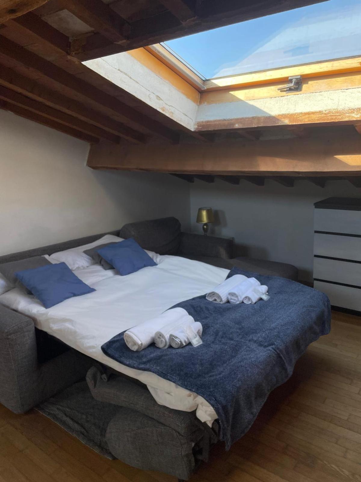Ferienwohnung Luminosa Mansarda Vicino Al Porto Livorno Exterior foto